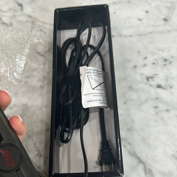 CHI Original Ceramic Hairstyling Iron - Picture 7 of 9